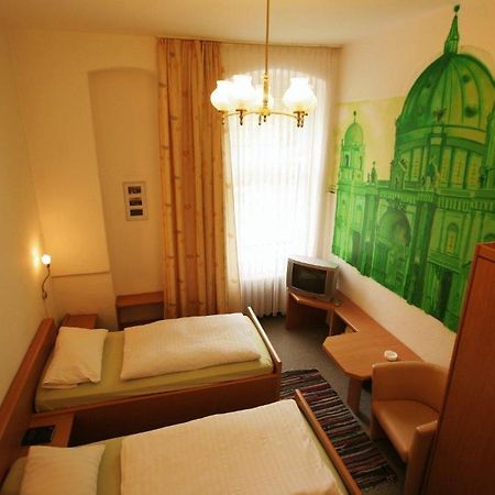 Hotel - Pension Am Schloss Bellevue Berlin Zimmer foto